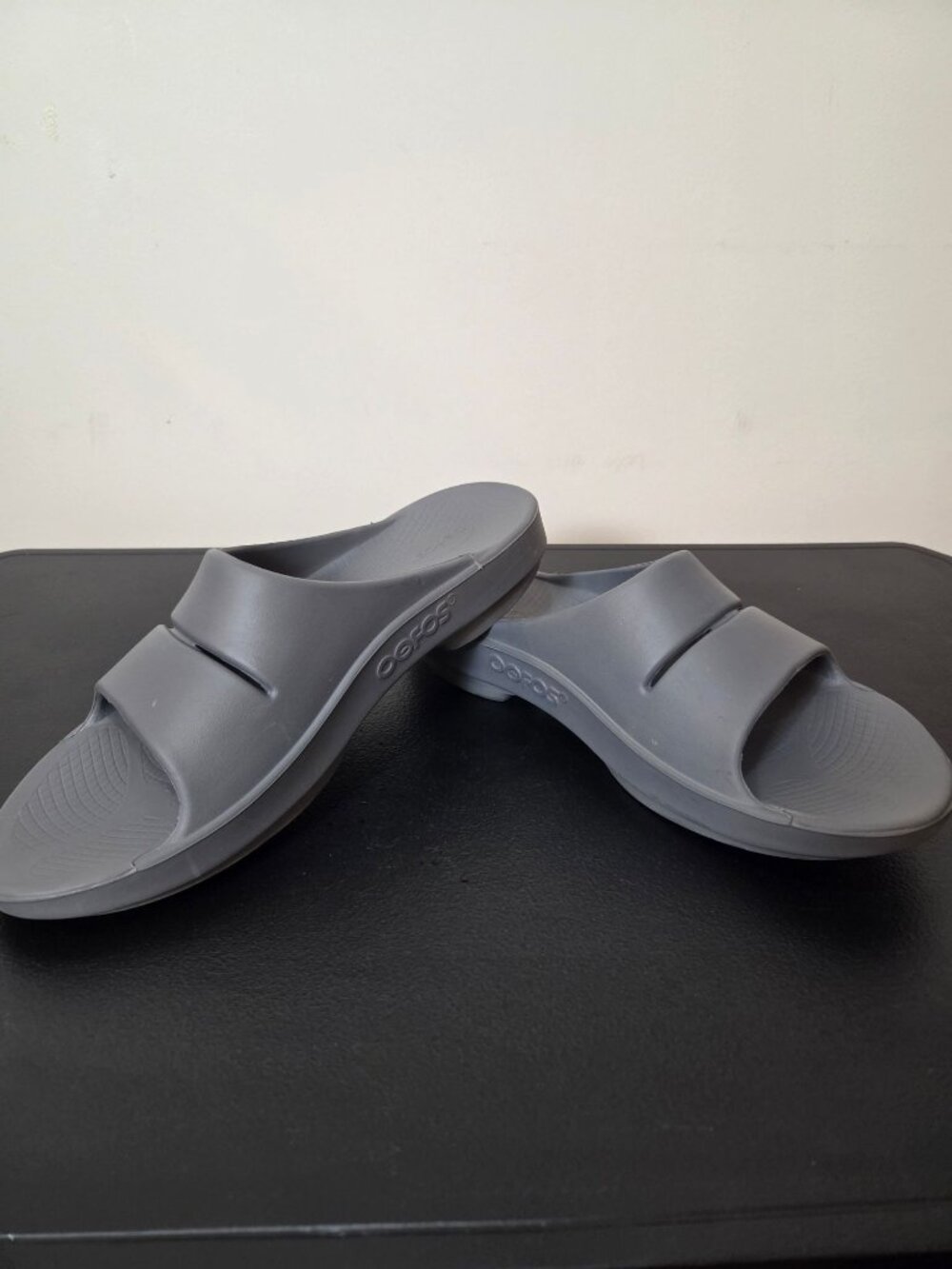 OOFOS Ooahh Slide Sandals Gray Unisex Size M12/W14 Lightweight Recovery Shoe